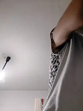 JoLeNe27 online show from October 7, 2025, 5:54 pm