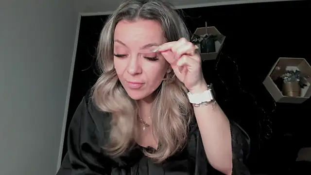 Alesys69 online show from February 4, 2026, 10:47 pm