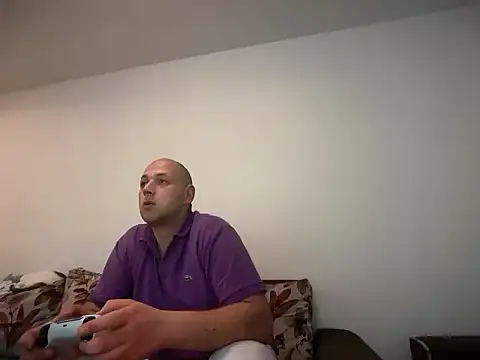 Flakka95 online show from April 7, 2026, 9:37 pm