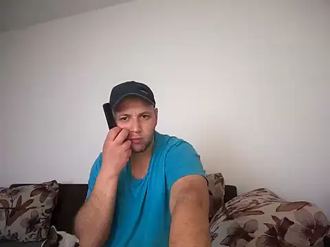 Flakka95 online show from April 14, 2026, 8:53 am