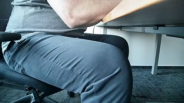 69bezfleku online show from November 6, 2025, 7:31 am