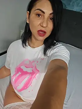 Snapshot of charrlote_love chatting on June 29, 2026, 2:17 pm charrlote love online show from June 29, 2026, 2:17 pm