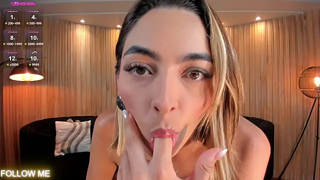 Snapshot of MelissaMoore_ chatting on April 30, 2026, 10:10 am MelissaMoore online show from April 30, 2026, 10:10 am