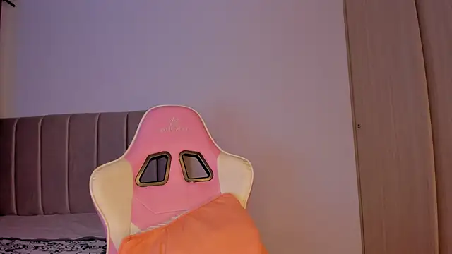 isa bunny online show from September 23, 2025, 12:57 am