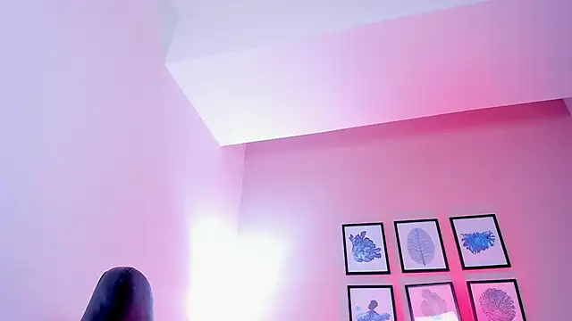 Sabrina Sabrock  online show from November 23, 2025, 6:46 am