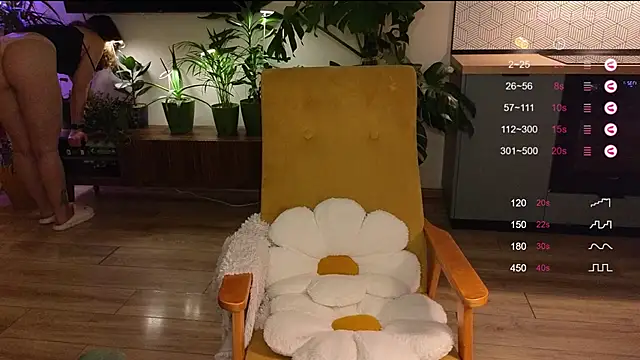 AliceKingsleigh online show from February 12, 2025, 12:12 pm