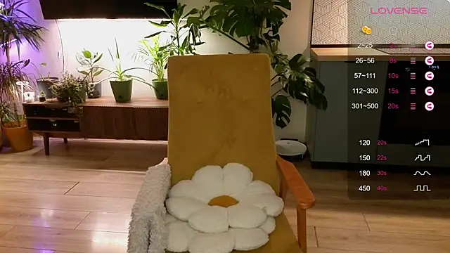 AliceKingsleigh online show from February 20, 2025, 4:25 pm