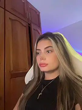 Miss valeriaa online show from July 17, 2026, 4:45 pm