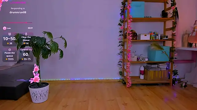 Teylor Fly online show from October 20, 2025, 6:36 am