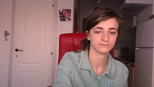 simyhvn online show from April 7, 2026, 4:02 am