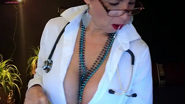 milfettefab online show from October 4, 2025, 9:24 pm