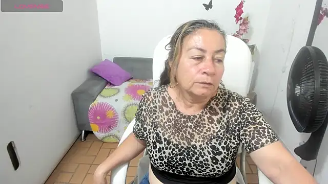 Snapshot of stepmother_105 chatting on July 16, 2026, 6:25 pm stepmother 105 online show from July 16, 2026, 6:25 pm
