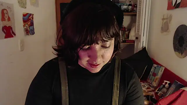 soynanabela28 online show from October 3, 2025, 11:57 pm