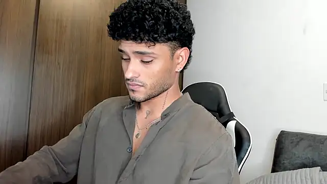 Alessandro Vanni online show from March 9, 2025, 2:39 am