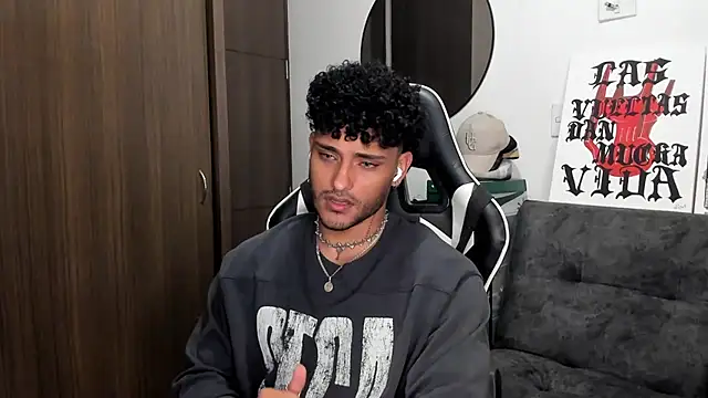 Alessandro Vanni online show from September 29, 2025, 2:06 am