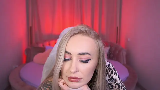 GraceCandy online show from October 3, 2025, 9:45 pm