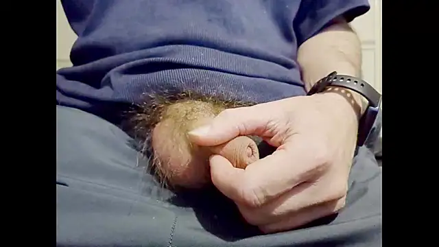 Snapshot of hairyuncut00 chatting on October 7, 2025, 10:07 pm hairyuncut00 online show from October 7, 2025, 10:07 pm