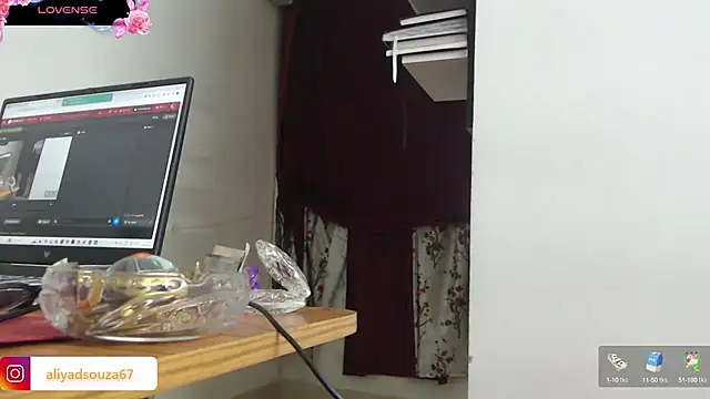 Snapshot of aliyadsouza chatting on January 13, 2025, 6:05 pm aliyadsouza online show from January 13, 2025, 6:05 pm