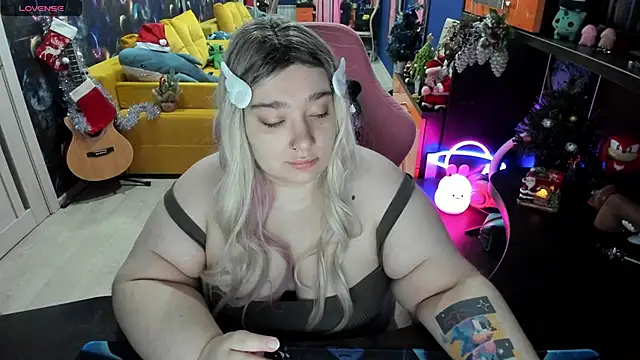 Softie Sofy online show from December 24, 2024, 2:10 am