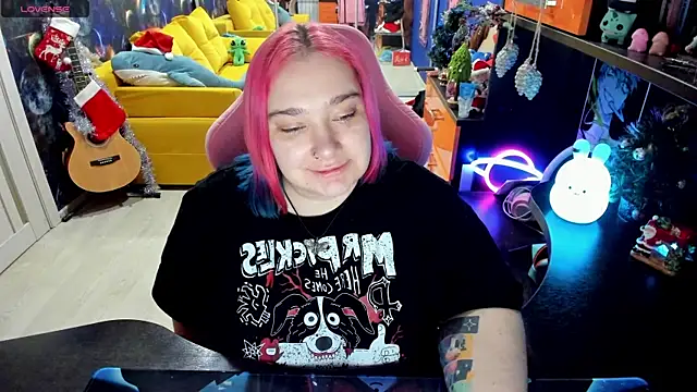 Softie Sofy online show from December 31, 2024, 2:08 am