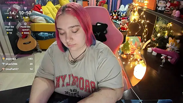 Softie Sofy online show from January 8, 2025, 8:27 am
