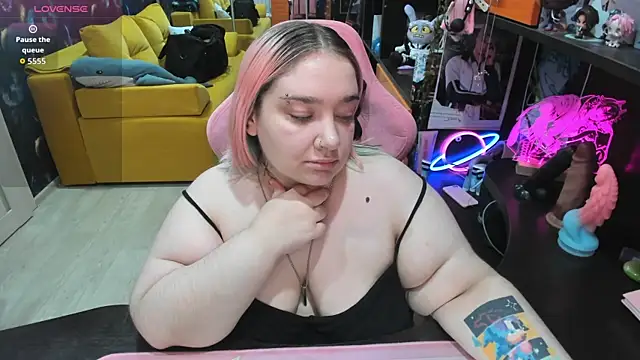 Snapshot of Softie_Sofy chatting on July 9, 2026, 12:15 am Softie Sofy online show from July 9, 2026, 12:15 am