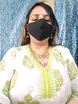 cute-tanvi online show from January 10, 2025, 7:46 am