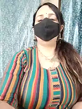 cute-tanvi online show from January 20, 2025, 10:29 am