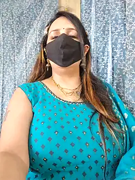 cute-tanvi online show from January 28, 2025, 8:04 am