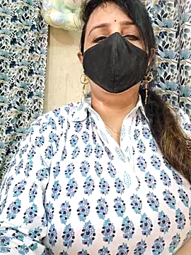 Snapshot of cute-tanvi chatting on October 16, 2025, 1:17 am cute-tanvi online show from October 16, 2025, 1:17 am