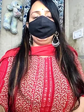 cute-tanvi online show from April 13, 2026, 12:54 pm