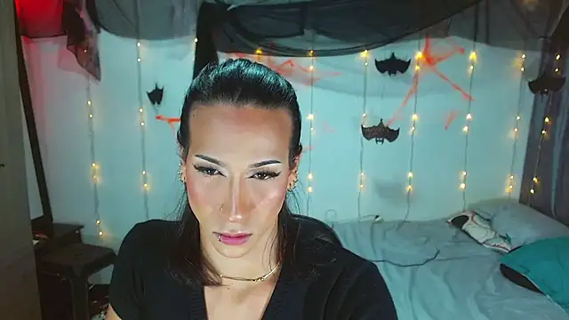 Kenisha Sweet online show from October 24, 2025, 3:25 am