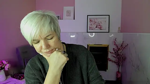 CarmenSoft online show from September 26, 2025, 8:46 pm