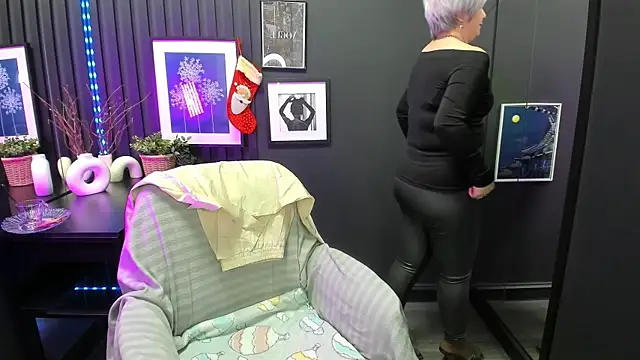 CarmenSoft online show from January 5, 2026, 8:45 pm