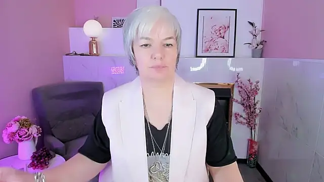 CarmenSoft online show from July 10, 2026, 8:33 pm