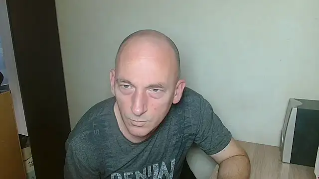 Johan   Barker online show from December 14, 2025, 1:49 pm