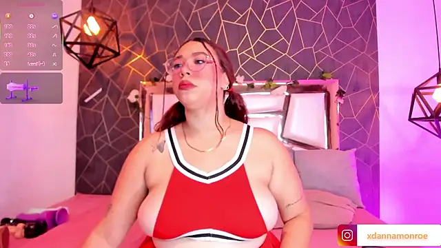 DanniaMonroee online show from September 16, 2025, 1:06 am