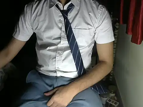 aloneboy1996 online show from October 18, 2025, 7:03 pm