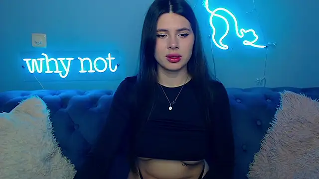 ViollinaLove online show from April 12, 2026, 4:50 am