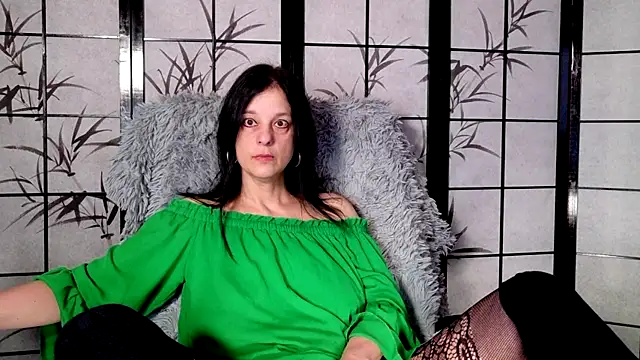  Sweetlonglips  online show from April 1, 2026, 6:14 am