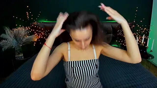 Rebecca Diamond online show from February 23, 2026, 7:06 am