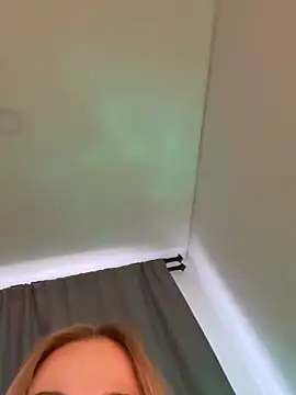 curchez  online show from February 17, 2025, 8:26 pm