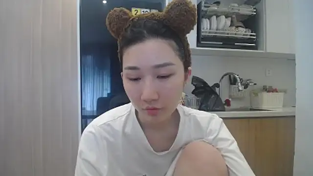 Snapshot of Asiagirll chatting on June 17, 2026, 3:20 am Asiagirll online show from June 17, 2026, 3:20 am