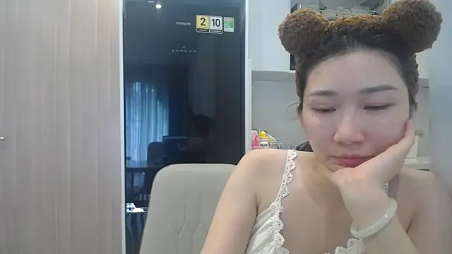 Snapshot of Asiagirll chatting on June 18, 2026, 3:40 am Asiagirll online show from June 18, 2026, 3:40 am
