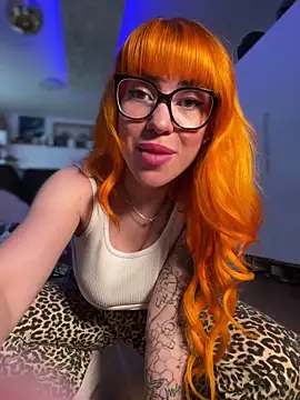 Pia July  online show from January 15, 2025, 12:15 pm