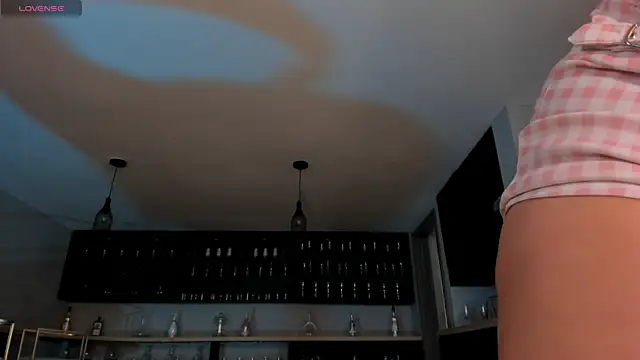 Snapshot of AbellaCroft chatting on October 21, 2025, 12:17 pm AbellaCroft online show from October 21, 2025, 12:17 pm