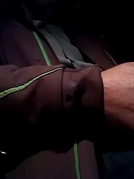 Rolandxxxr online show from December 1, 2024, 4:29 pm