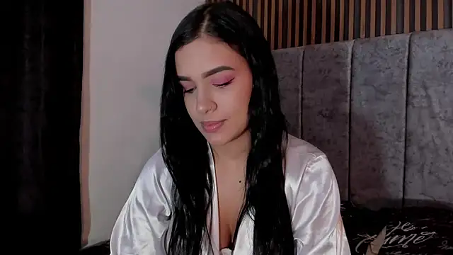 Hanna Risso online show from December 17, 2024, 5:26 pm