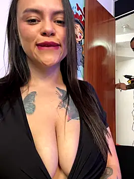 Snapshot of linaresjessyca chatting on November 13, 2025, 5:23 pm linaresjessyca online show from November 13, 2025, 5:23 pm