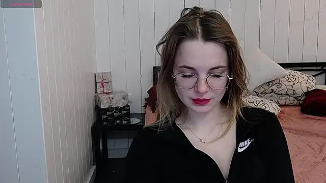 CindyJonson online show from March 17, 2025, 6:29 am